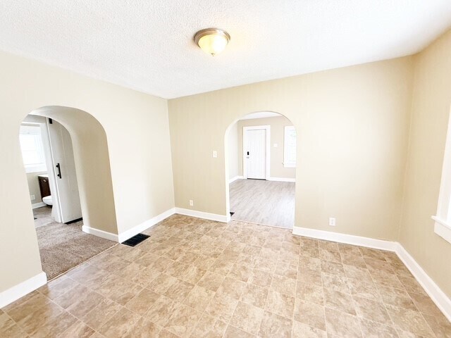Foto del edificio - 5417 Greenfield Ave