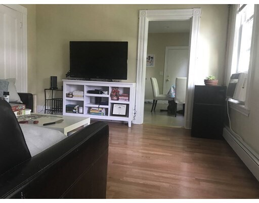 Building Photo - 109 Cushing St