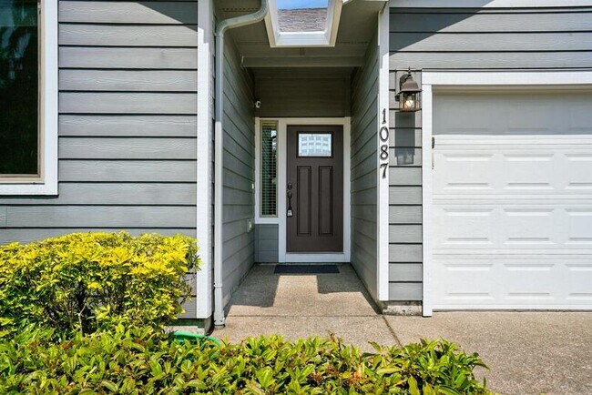 Foto del edificio - 1087 Taurus Loop NE