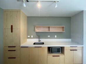 Building Photo - 2740 Kuilei St