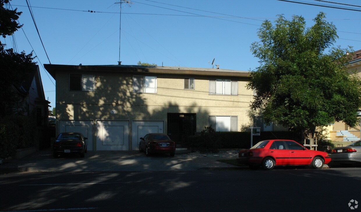 Foto principal - 751 S 3rd St