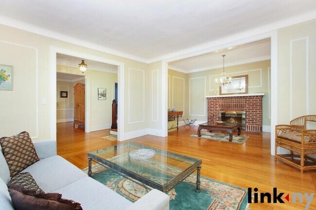 Foto del edificio - 4 bedroom in TUCKAHOE NY 10707