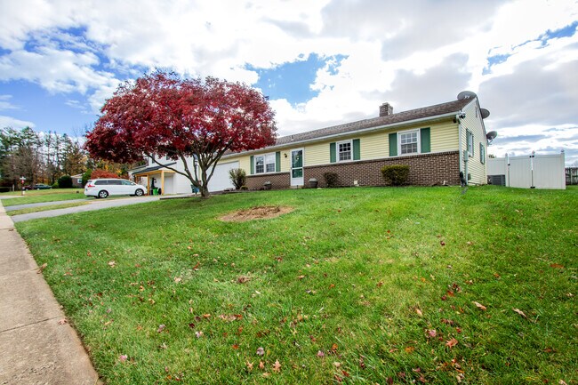 Foto del edificio - 3520 Tower Dr