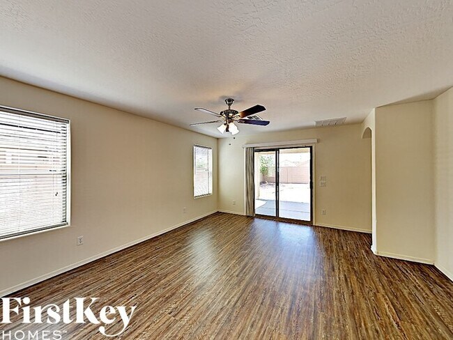 Building Photo - 14833 W Dahlia Dr