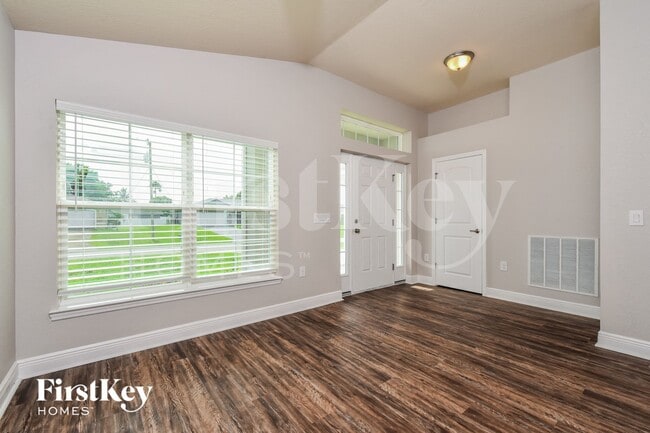 Building Photo - 2716 NW 3rd Ave