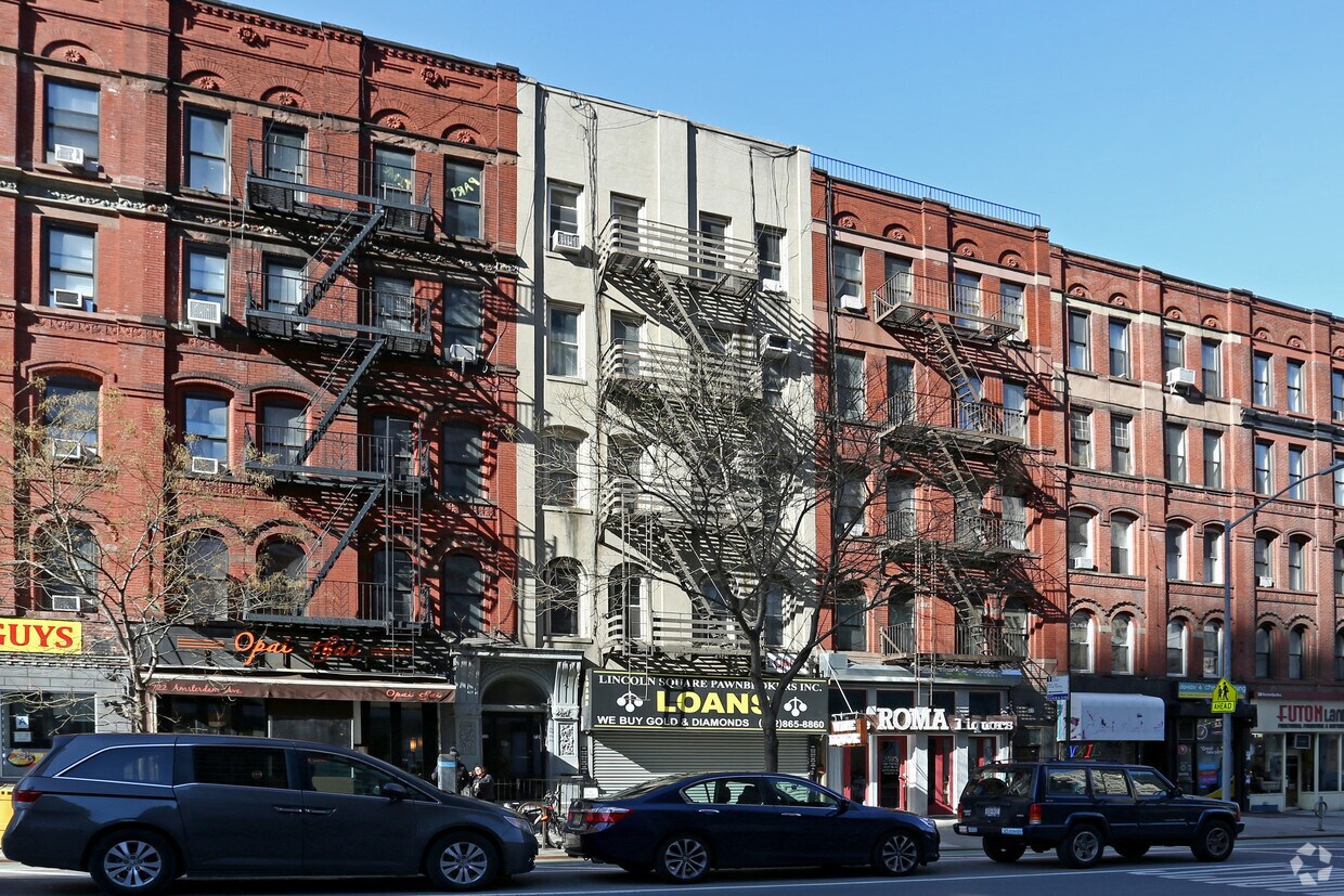 Primary Photo - 724 Amsterdam Ave