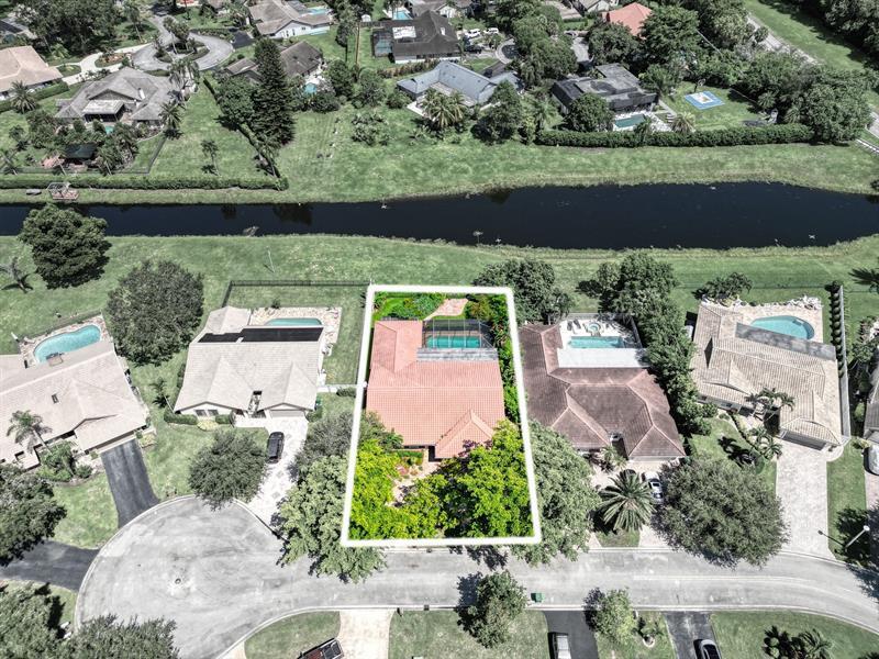 Foto principal - 303 NW 105th Terrace