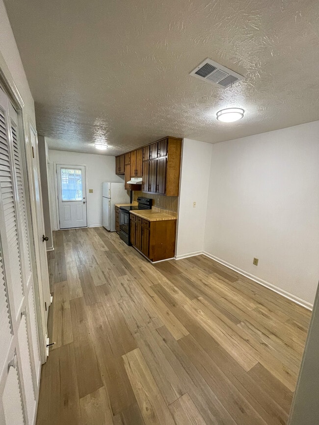 Foto del edificio - 1043 Chestnut Oak Ct NE