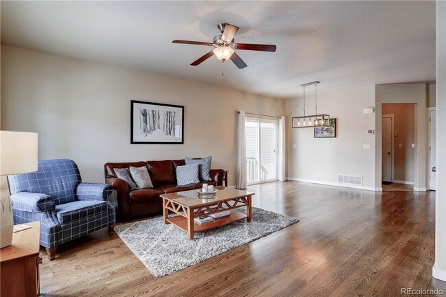 Beautiful 3 Bedroom 3 Bath Home Available for Rent! - Beautiful 3 Bedroom 3 Bath Home Available for Rent!