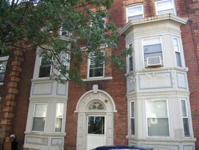 Building Photo - 2 Cypress St
