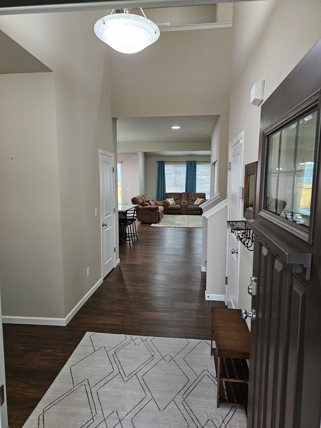 Foto del edificio - Smart Home Bliss For Rent in Yelm! | 25 Mi...