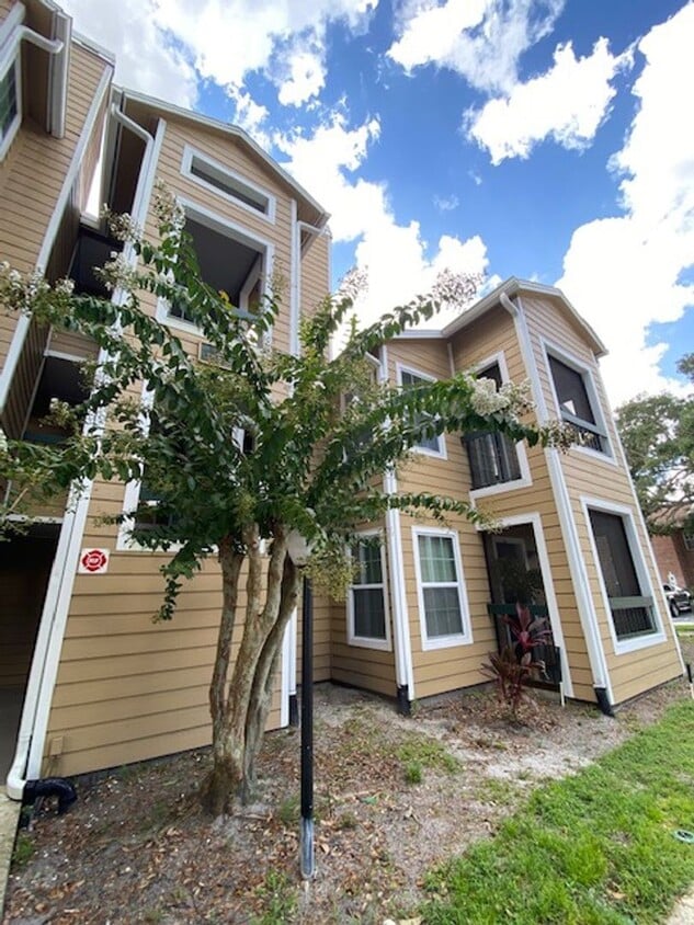 Primary Photo - 2 BEDROOM 2 BATHROOM CONDO FOR RENT / REGE...