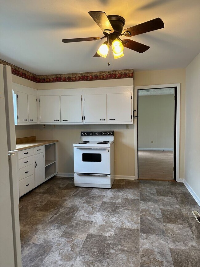Foto del edificio - 3 Bedroom / 1.5 Bath ? Kingsport, TN