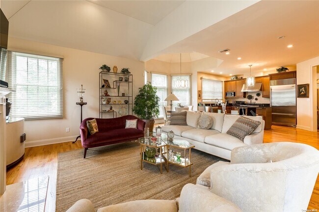 Foto del edificio - 20 Hathaway Ln