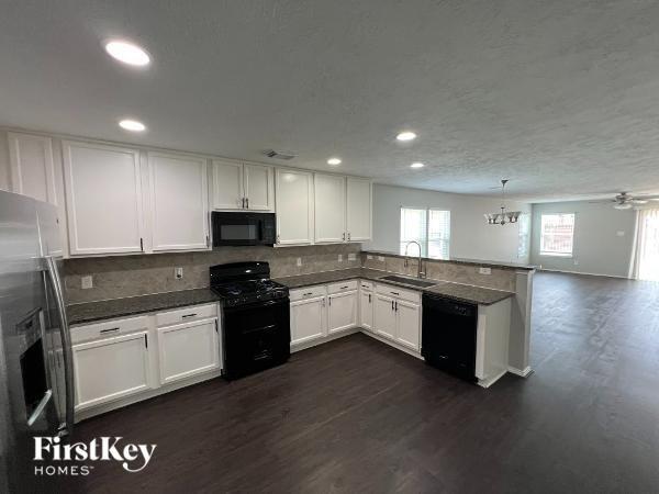 Foto del edificio - 15406 Boulder Hollow Ln