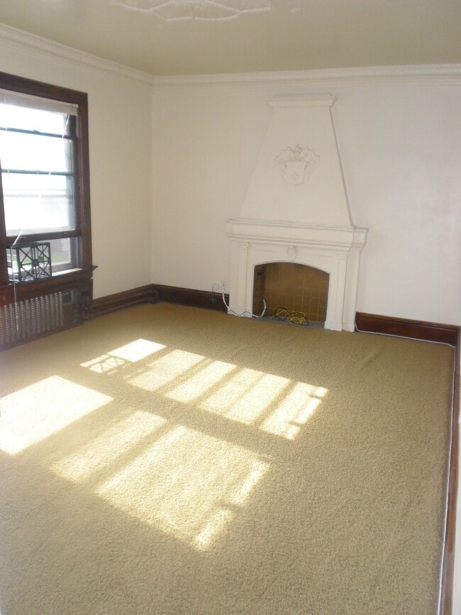 Foto del edificio - 3125 N Hackett Ave