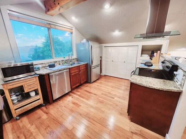 Kitchen 3 - 733 Sherry Rd