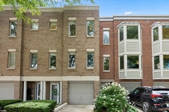 Building Photo - 2304 N Lakewood Ave