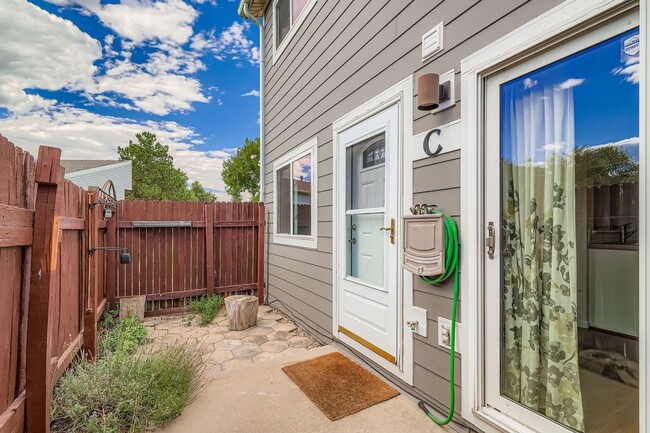 Building Photo - Fabulous 2 BED/1.5 BATH Condo in Boulder! ...