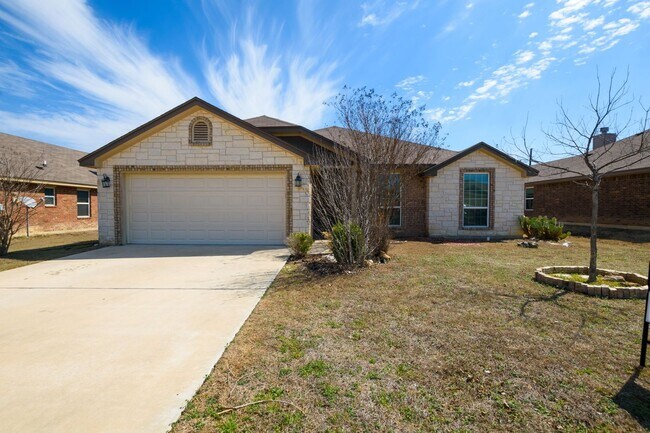 Foto del edificio - AVAILABLE NOW!