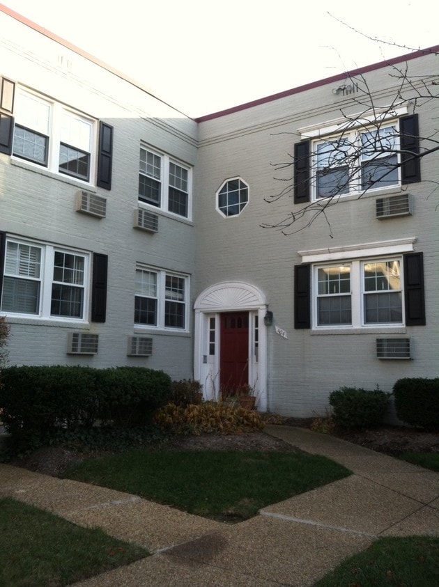 Primary Photo - 404 Bashford Ln