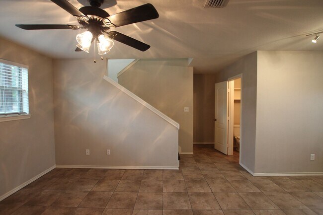Foto del edificio - Available! 2 Bed 1.5 Bath Townhome, Lindale ISD!