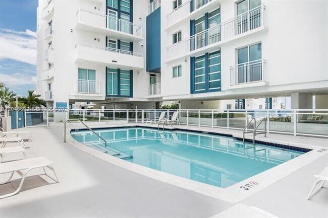 Building Photo - 7600 Collins Ave