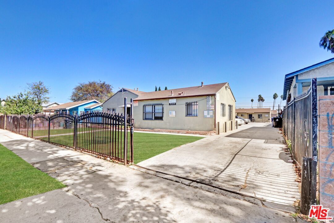 6340 10th Ave Unit 6400 1/2, Los Angeles, CA 90043 - Room for Rent in ...