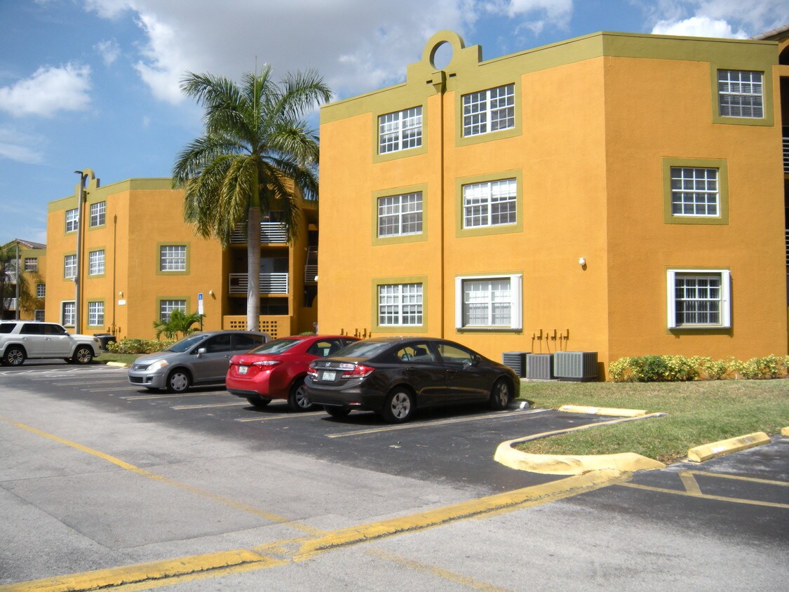 9731 Fontainebleau Blvd Unit 212, Miami, FL 33172 Condo for Rent in