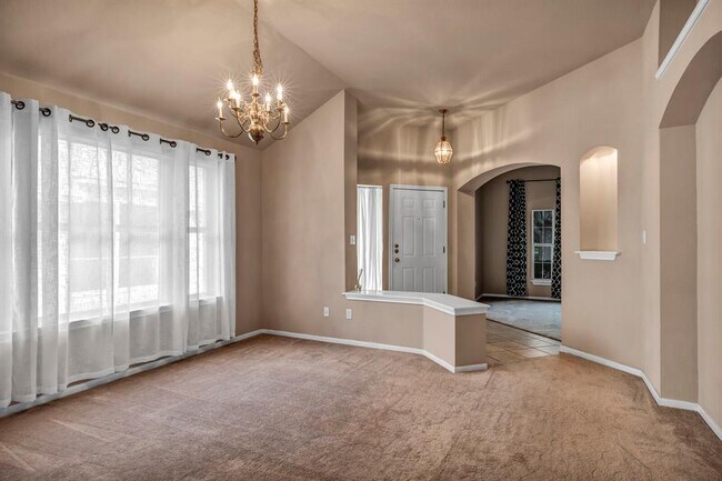 Foto del edificio - 5700 Lomita Verde Cir