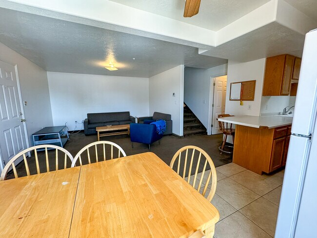 Foto del edificio - 25 W 880 N