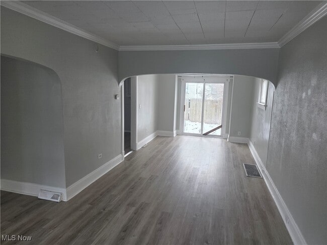 Building Photo - 9825 Macon Ave