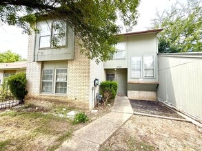 Building Photo - 6924 Stockport Dr