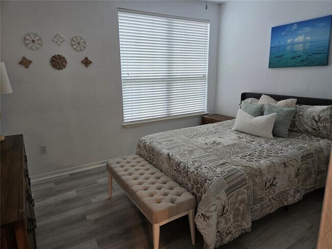 Foto del edificio - 5581 Rosehill Rd