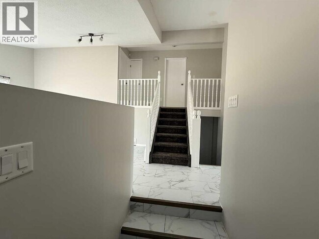 Photo du bâtiment - 2725-257B 57b Ave