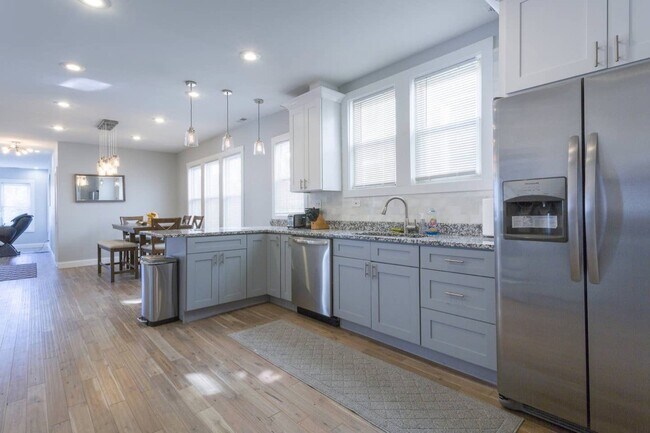 Foto del edificio - 3313 N Karlov Ave