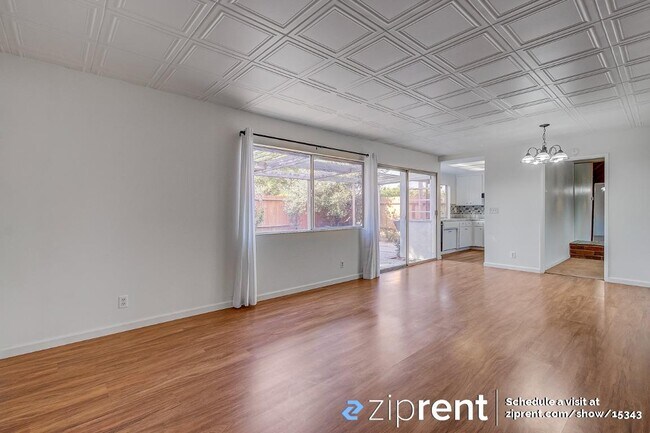 Building Photo - 3510 Miramar Way