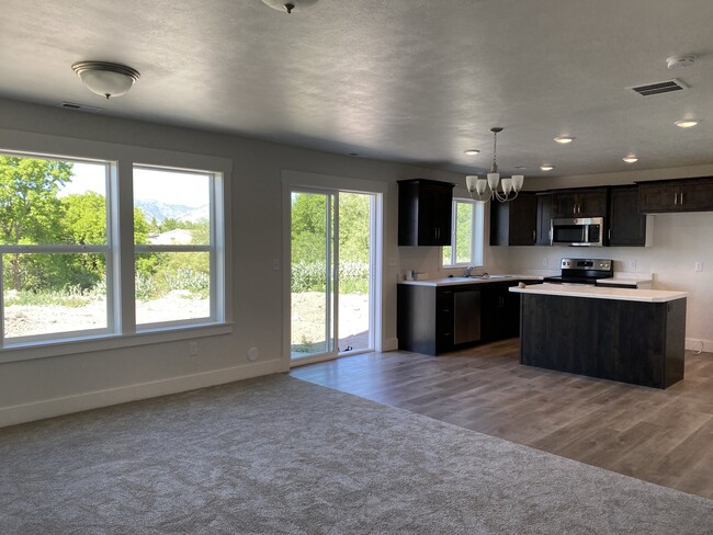 Foto del edificio - 1403 W Creekside Dr