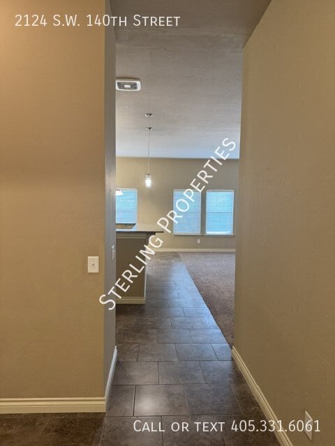 Building Photo - 2124 SW 140th St