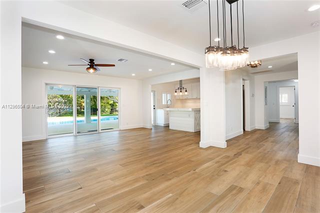 Building Photo - 13225 SW 71st Ave