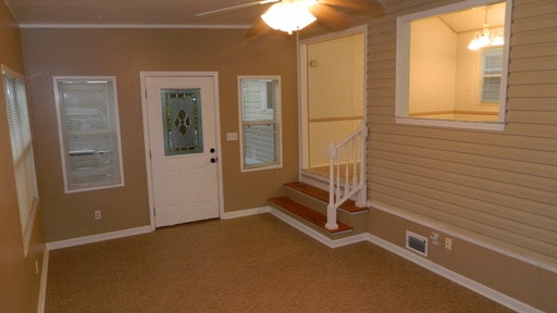 Building Photo - 1219 Thomas Dr