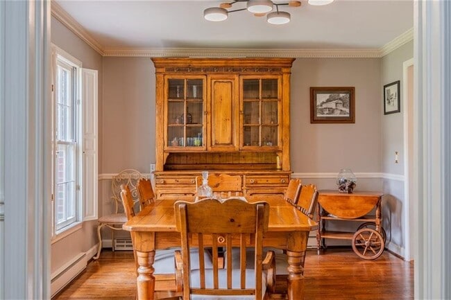 Foto del edificio - 227 W Lakeshore Dr