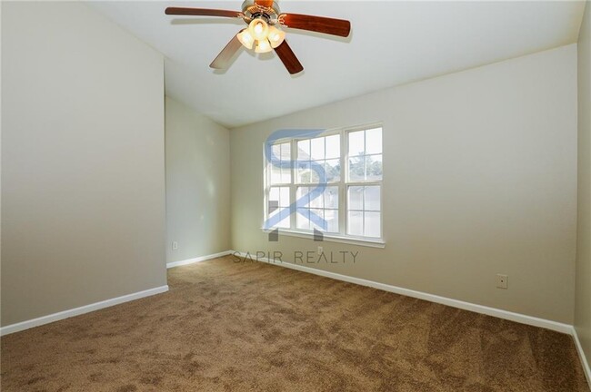 Foto del edificio - 6926 Rogers Point