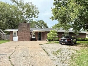Building Photo - 1816 Ross Ave