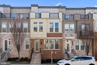 Building Photo - 14589 Lakestone Dr