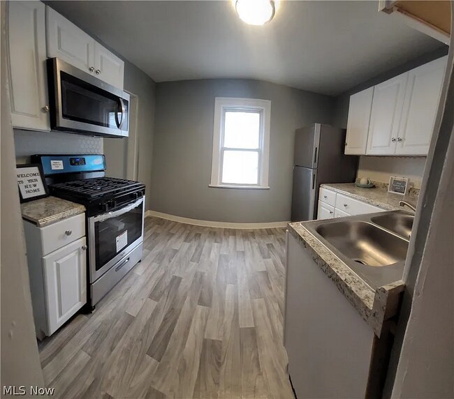 Foto del edificio - 3312 E 130th St