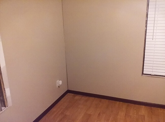 Building Photo - 210 Cady Dr