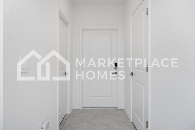 Building Photo - 2627 Riverfield Rd