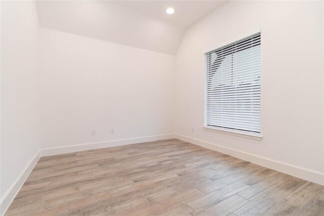 Building Photo - 27126 Spearbract Hollow Trl