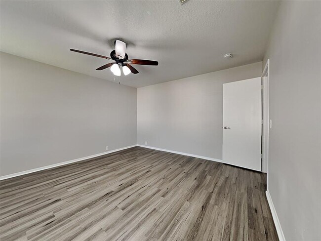 Foto del edificio - 3239 Dartmouth Field Ln